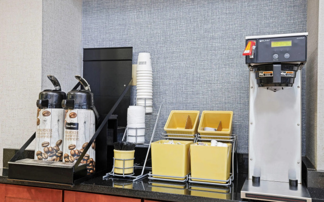 Days Inn by Wyndham Utica