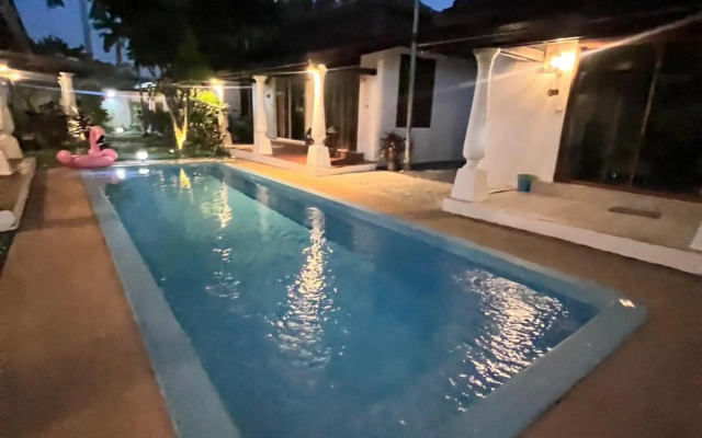 Excellence Villas & Hostel
