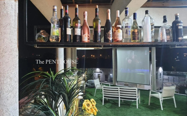 Luxurious Penthouse in Tel Aviv with Pool