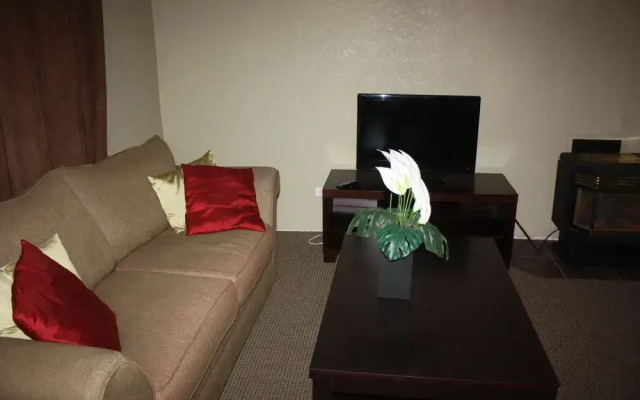 Outpost Motel & Kitchenette Suites