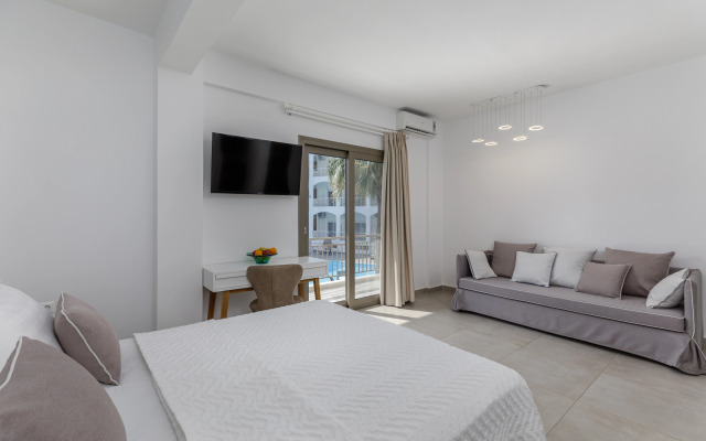 Stavros Beach Hotel