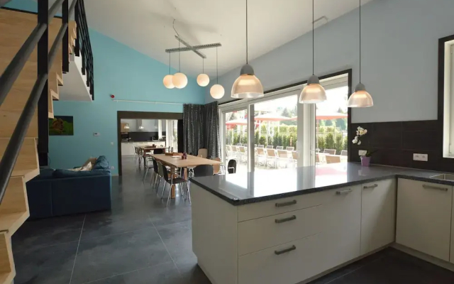 Luxurious Holiday Home with Swimming Pool in Hechtel-Eksel - фото 5