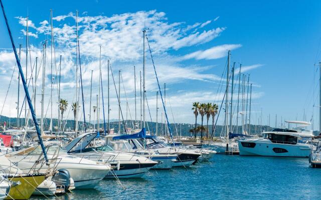 Villa in Cavalaire With Sea View & Pool