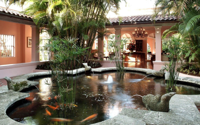 Fairmont Royal Pavilion