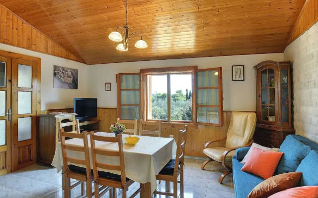 Traditional Holiday Home With Covered Terrace