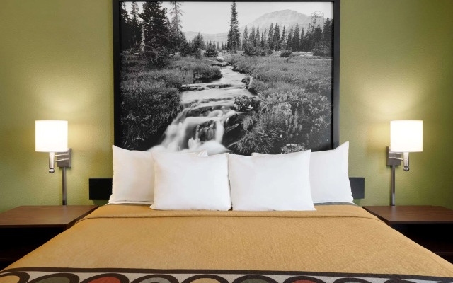 Super 8 by Wyndham S Jordan/Sandy/Slc Area