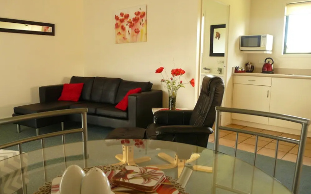 Coromandel Court Motel – Guest Rooms – Coromandel