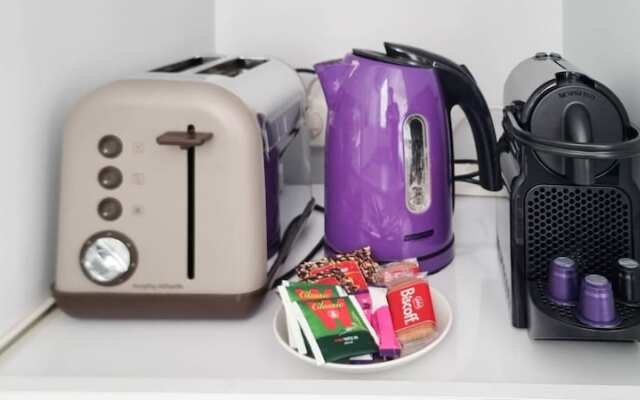 Rupin Pastel in Tel Aviv-yafo