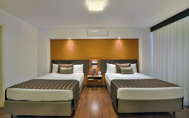 Hotel Deville Curitiba