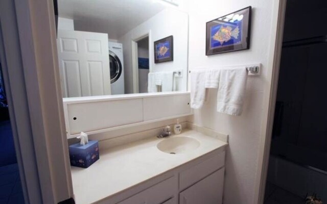 Condo With Great Sunsets and Golf Course Views