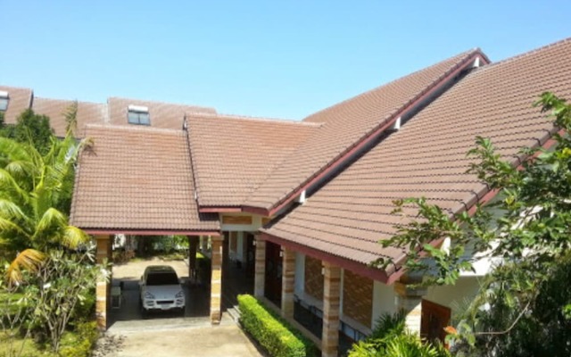 Thongpaeka Hotel
