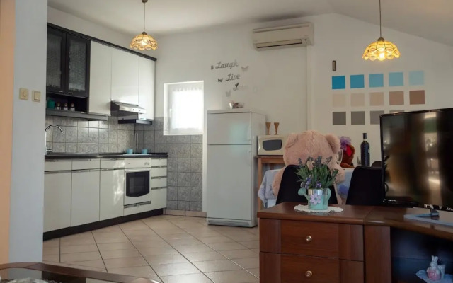 Suzy - 80m From the sea - A2 Četvorka