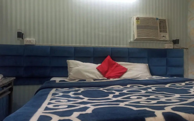 OYO Flagship 70158 Meenu Inn