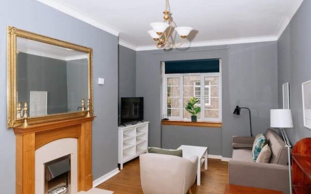 Cosy 2 Bedroom Flat in Craigleith