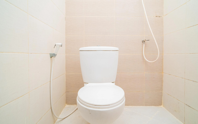 RedDoorz Syariah near Marvell City Mall 2