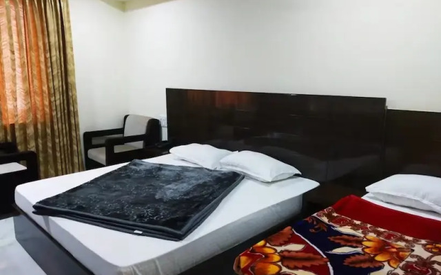 Oyo 39595 Hotel Ray Ban