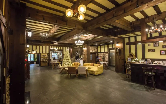 Senboard Manor