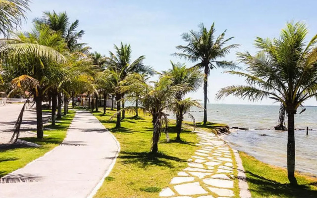 Casa em Condomínio com Piscina Privativa