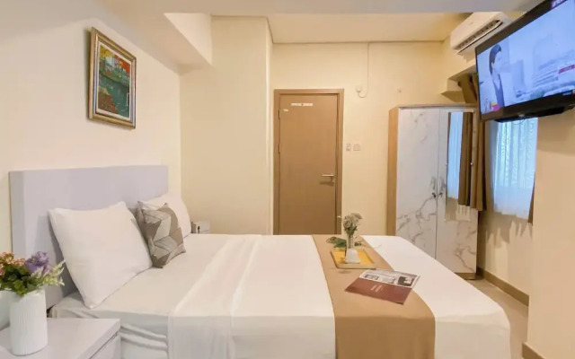 Relaxing Studio Room At Meikarta Apartment