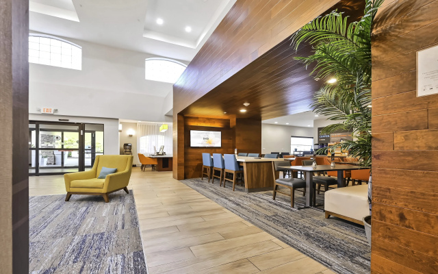 Holiday Inn Express Palestine by IHG