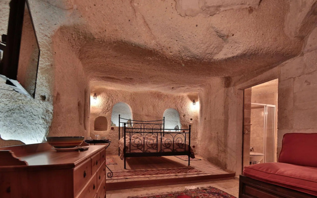 Chelebi Cave House
