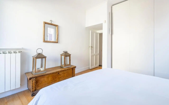 The Right Place 4u Mario de Fiori Apartment