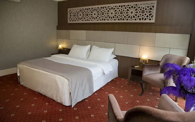 Saren Otel
