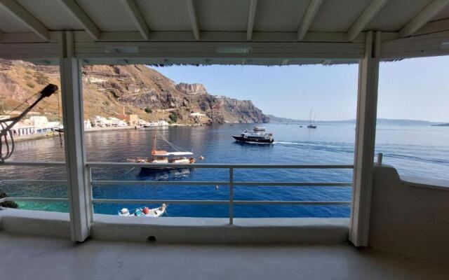 Studio in Old Port of Fira, Sea View, Santorini