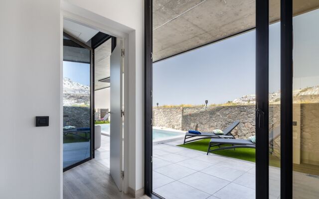 The One Luxury Apartments