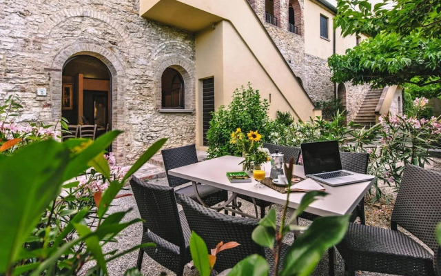 Country House in Tuscany With Pool and Tennis