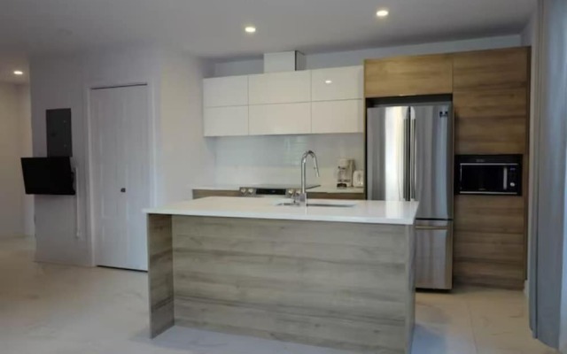 2001 Av. Beaconsfield