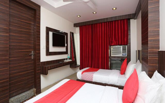 OYO 10733 Hotel Kingdom of Sai