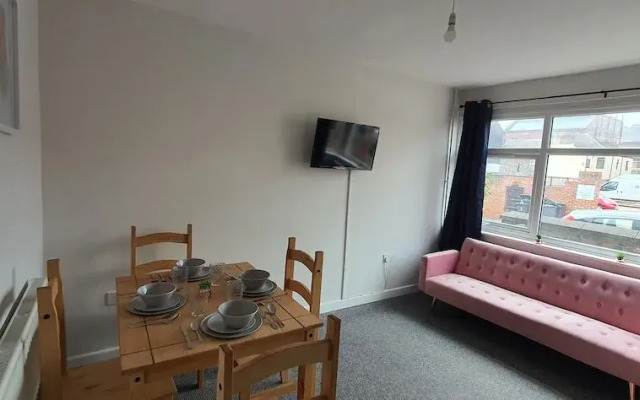 Room in Guest Room - Bright Single Room in Stoke