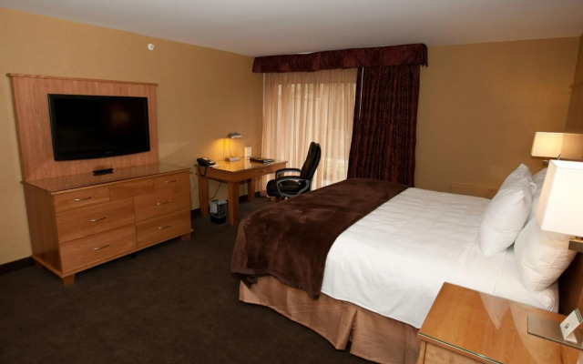 Mirabeau Park Hotel & Convention Center