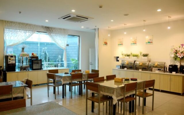 Goldmet Inn Qufu East Jinxuan Road and Visitor Center