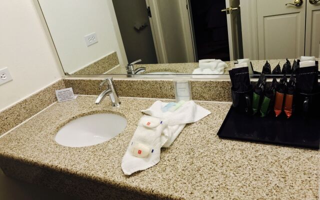 Clarion Inn Near China Lake Naval Station