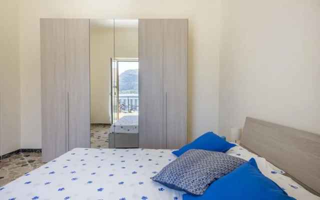 Casetta Vista Mare in Piazza a Mondello by Wonderful Italy