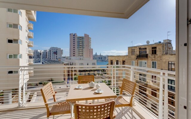 Fabulous Apartment With Pool, Upmarket Area