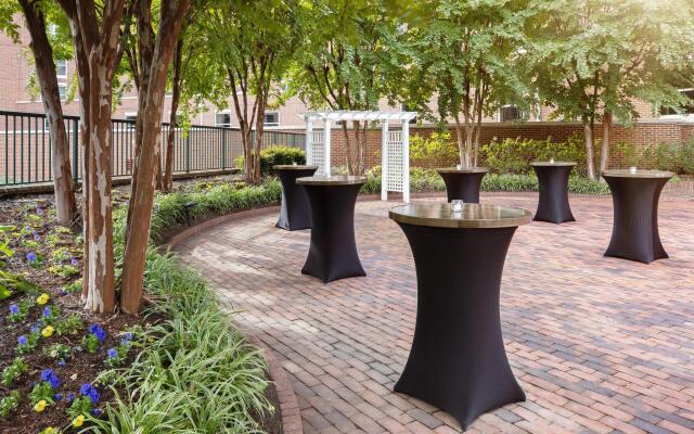 Hilton Alexandria Old Town