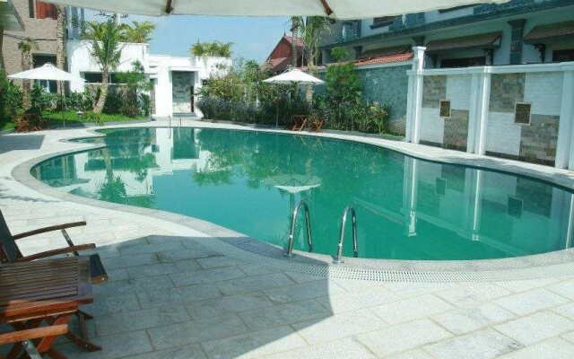 Hoa Nam Hotel