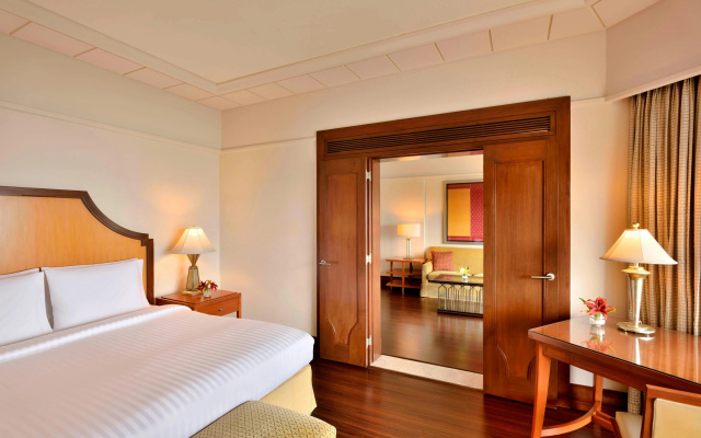 Hyderabad Marriott Hotel & Convention Centre – Guest Rooms – Hyderabad