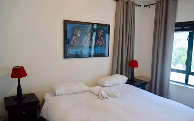 Spacious Upmarket 2 Bedroom Apartment