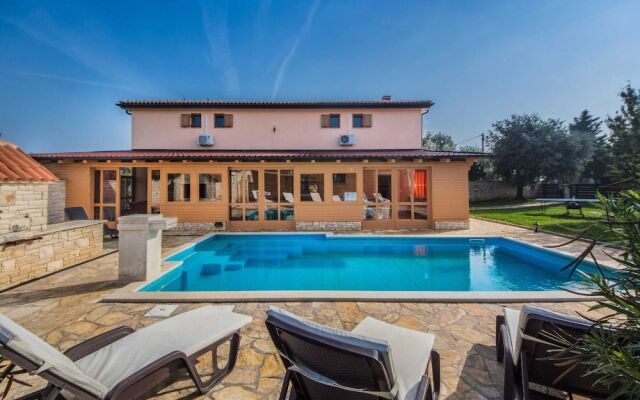 Magnificent Holiday Home in Istria