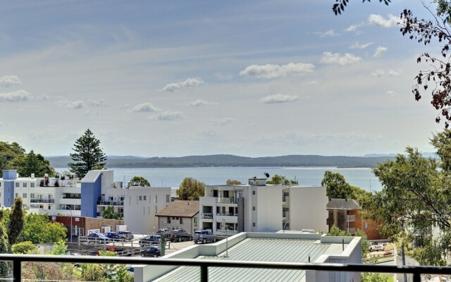 Sunset Towers,  Unit 6/25 Donald Street