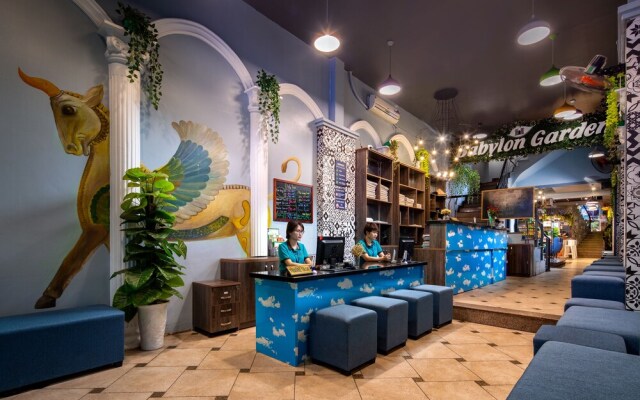 Babylon Garden Inn