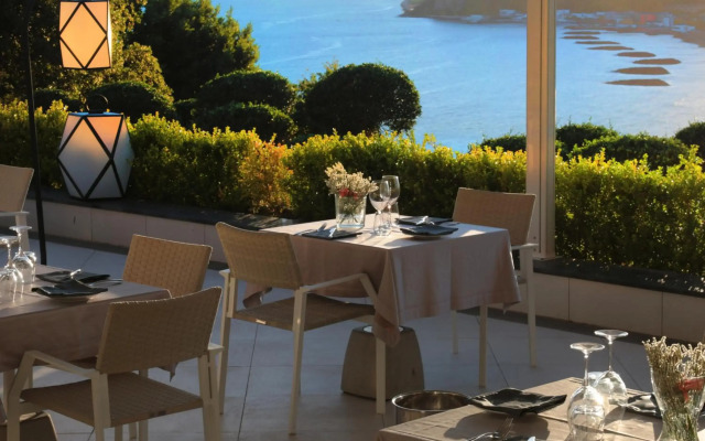 Cala Moresca Hotel