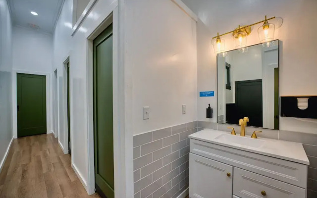 Howzit Hostels Hawaii