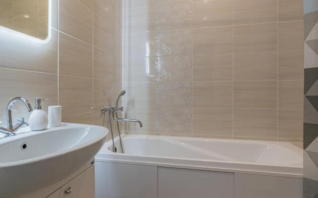 Лайт Апартаменты на улице Онежская 4