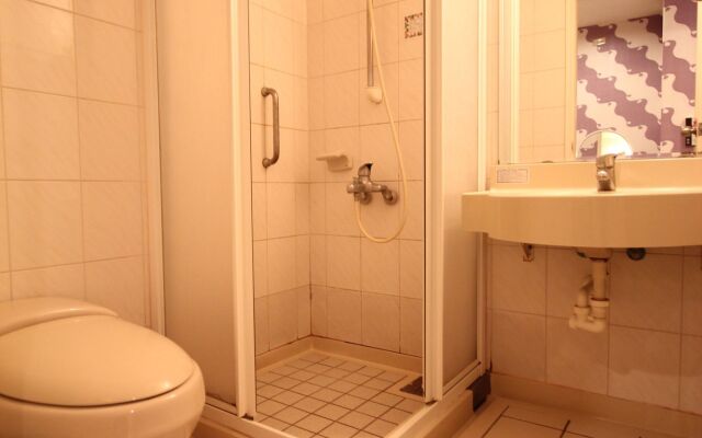 85 Childhood Suite