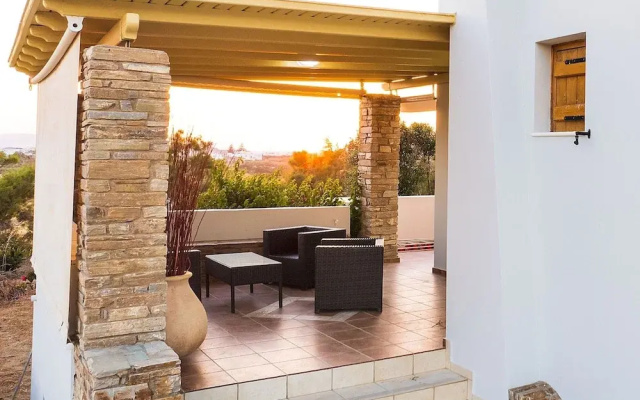 Villa Billia Cheerful 4 Bedroom Home w Ocean View